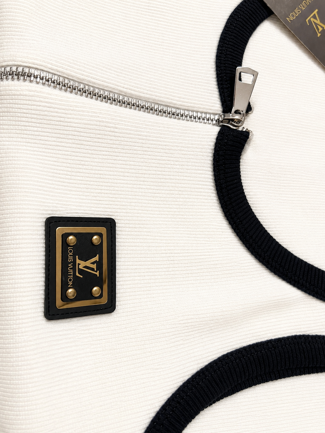 Élan Zip Tank